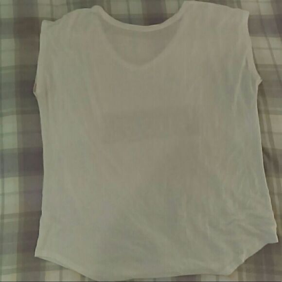 ✨ Express Metallic Cheetah Cross Graphic Tee✨ - Picture 3 of 3